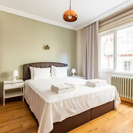 Bright Modern 2bed1bath Views! #215 *