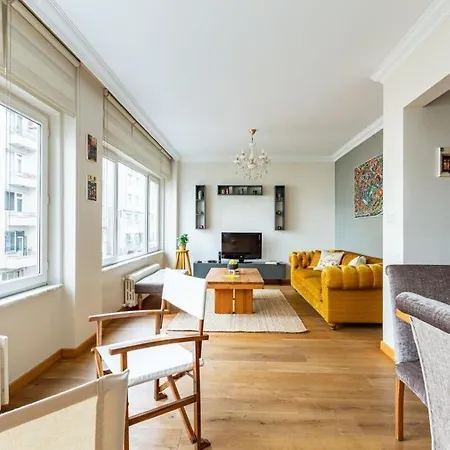 Bright Modern 2bed1bath Views! #215