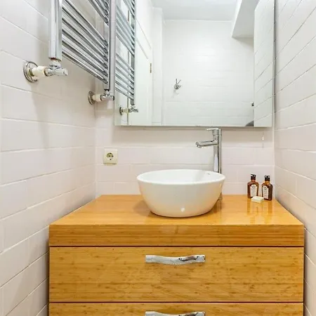 アパート Bright Modern 2bed1bath Views! #215 イスタンブール